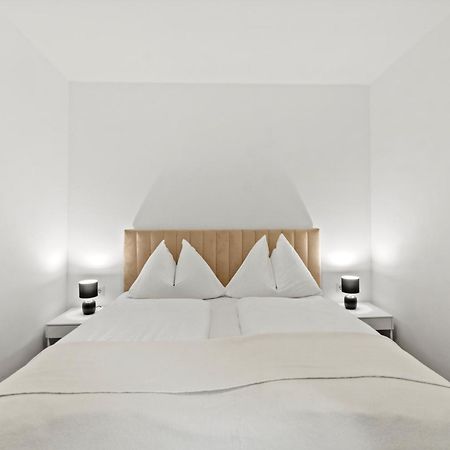 Апартаменты Stilvolles Zuhause Mit Terrasse Брук-ан-дер-Мур Экстерьер фото